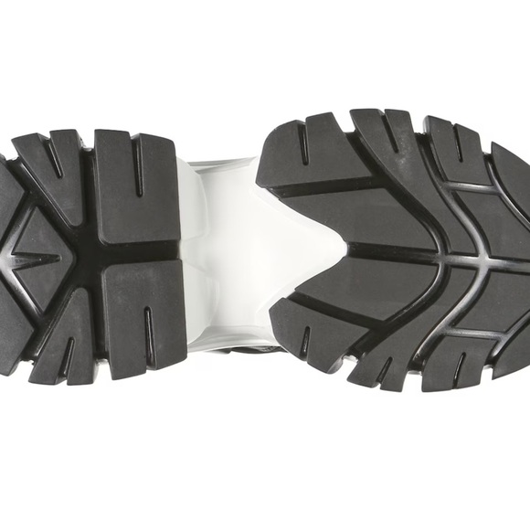 JENNIFER LOPEZ CEMENT 82 SPORT SNEAKER- BLACK/WHITE SIZE 7.5 (NEW WITH TAGS) - Picture 9 of 9